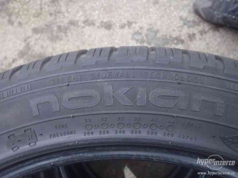 225/60 R17 103V - zimní pneu Nokian 8 mm - foto 2