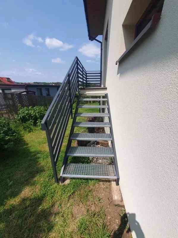 Umělecké kovářství – brány, ploty a zábradlí na zakázku - foto 2