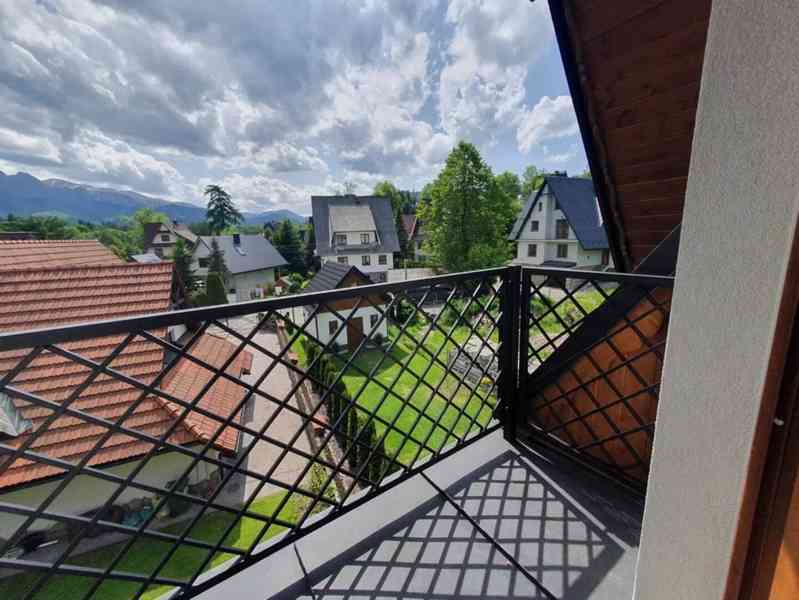 Umělecké kovářství – brány, ploty a zábradlí na zakázku - foto 4