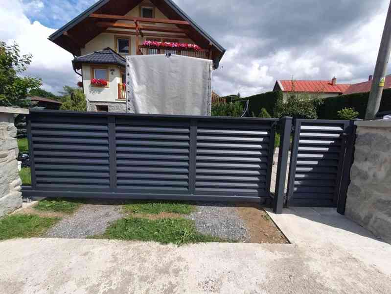 Umělecké kovářství – brány, ploty a zábradlí na zakázku - foto 12