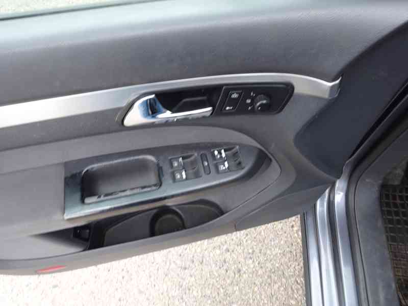 VW TOURAN 2.0 TDI r.v.2005 (100 kw) stk:5/2027  - foto 6