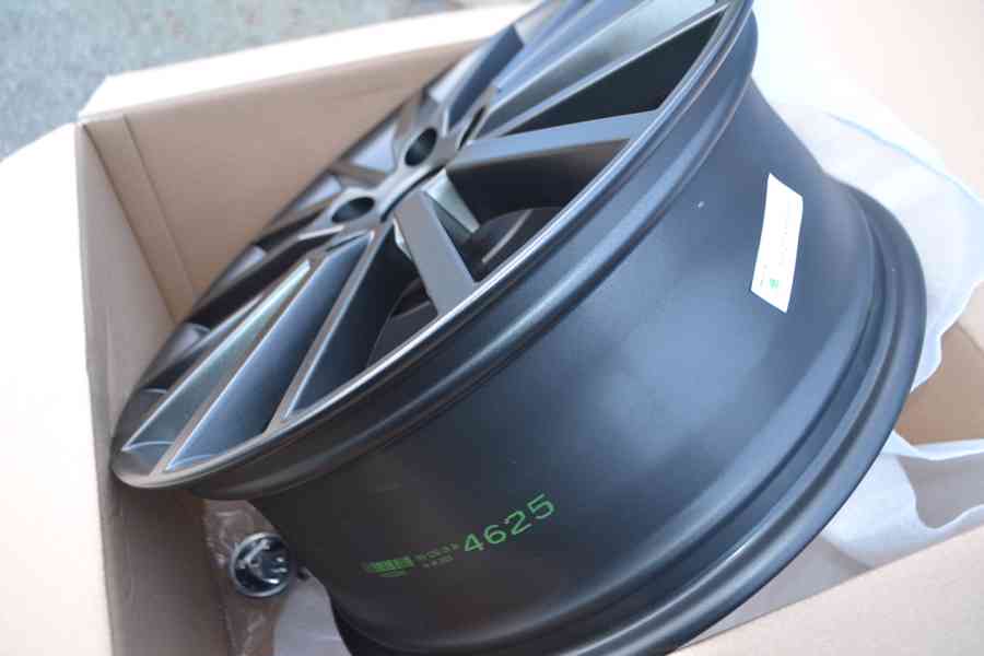 Škoda Octavia III (i RS) –NOVÉ 18 Alu disky 7Jx18 ET51,black - foto 8