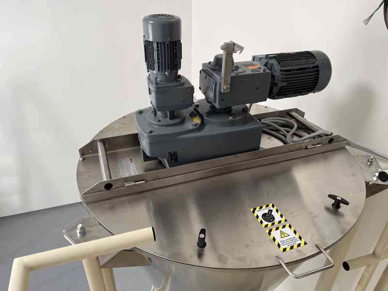 Prodám míchací zařízení na sypké směsi a prášky - foto 7