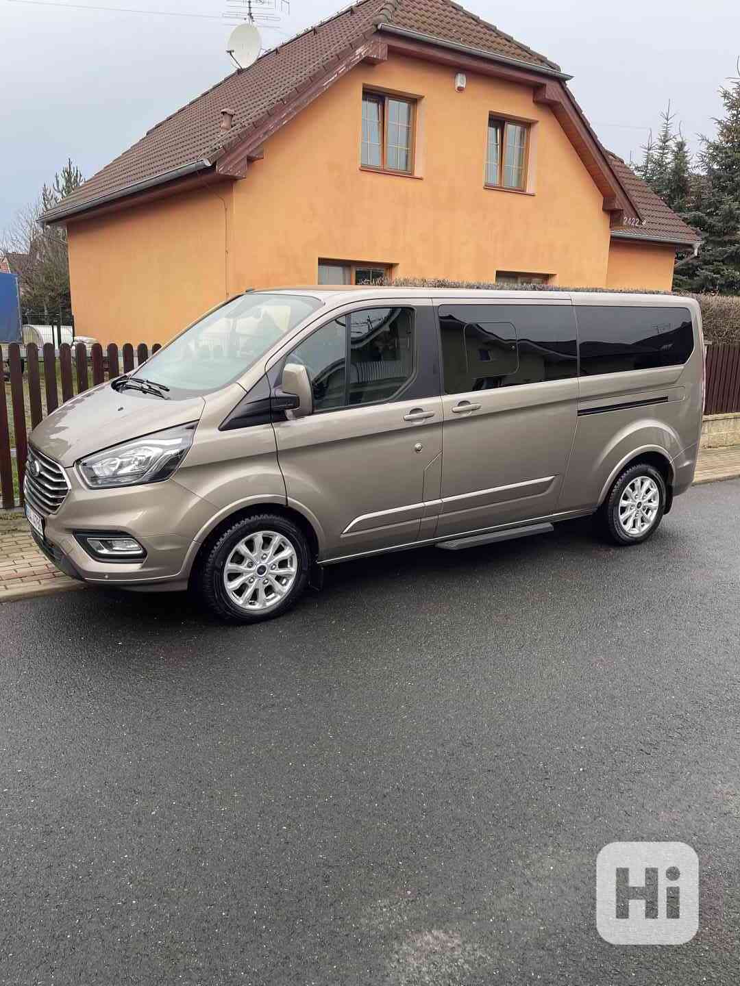 Ford Tourneo Custom 2,0l/L2/ 9-míst - foto 1