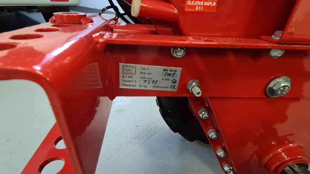 Zametací stroj - motorový zametač - foto 4
