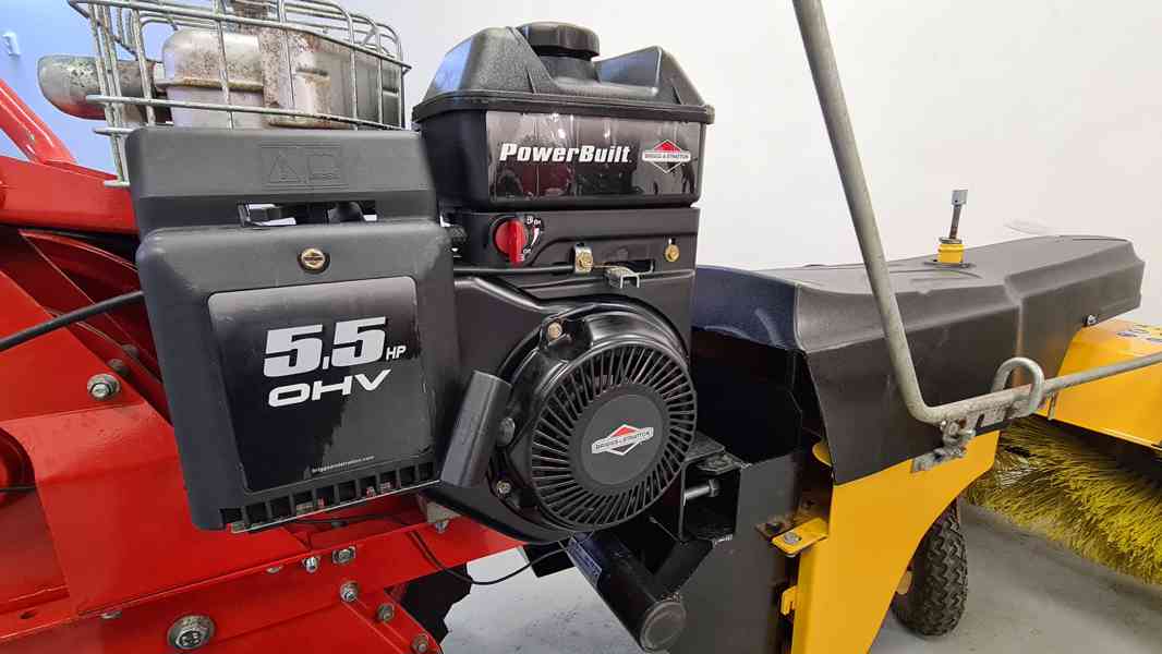 Zametací stroj - motorový zametač - foto 9