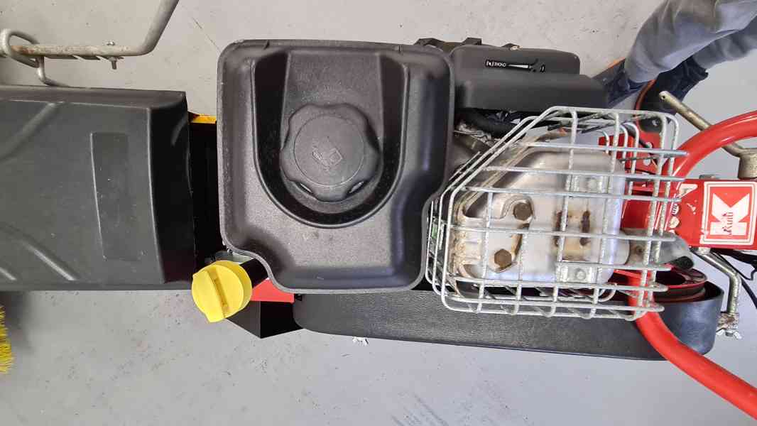 Zametací stroj - motorový zametač - foto 2