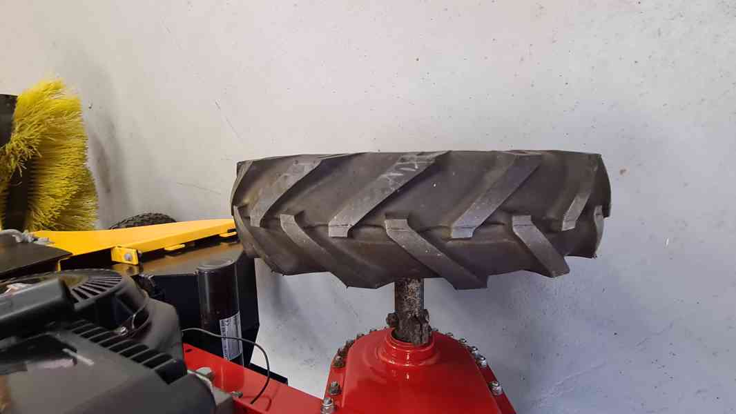 Zametací stroj - motorový zametač - foto 8