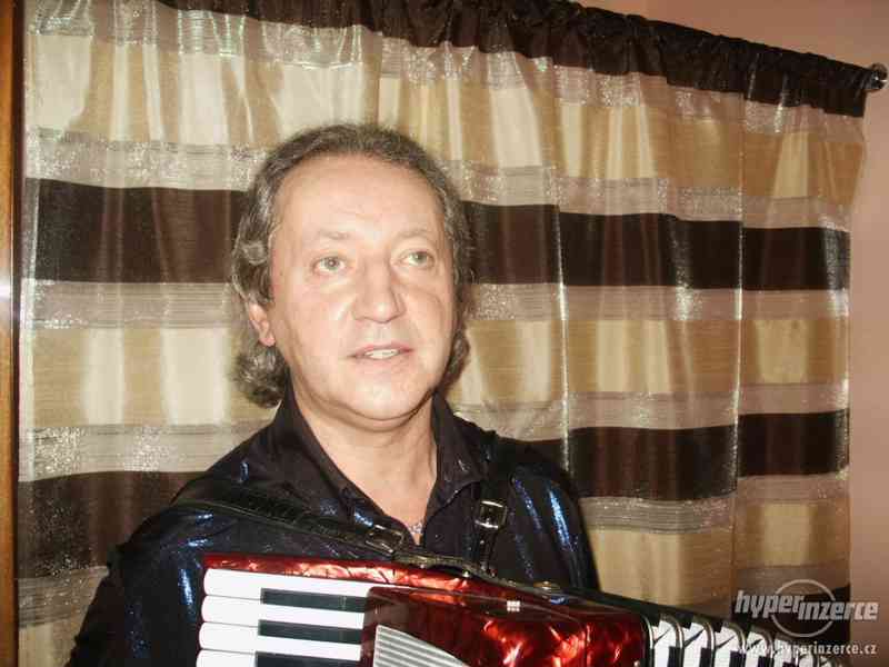 Harmonikář - foto 1