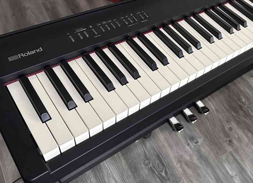 Roland FP-30 – digitální piano 88 kláves + stojan + pedály - foto 3