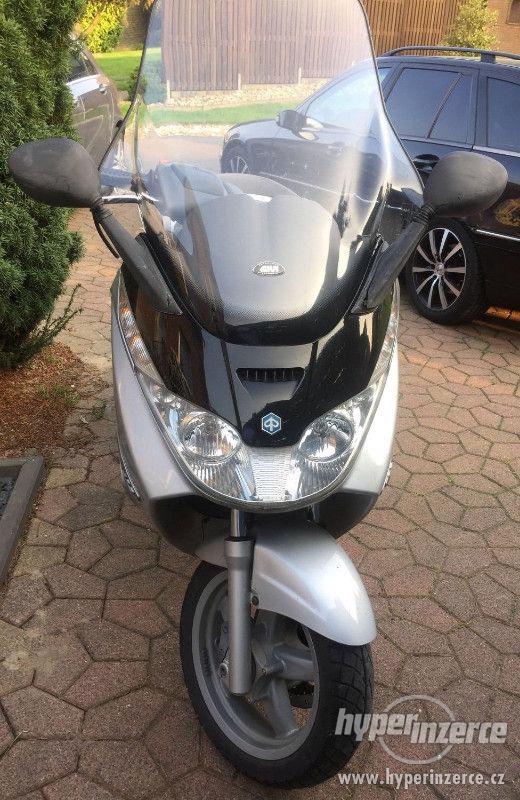 Skůtr Piaggio X8 125 - foto 1