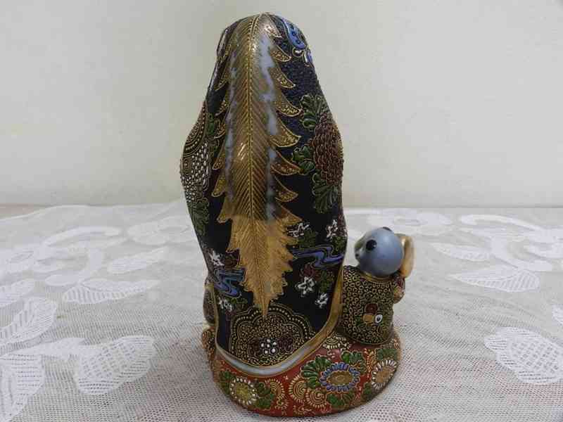 Luxusní Japonská bohatě zdobená soška Bůh Bůžek Satsuma  - foto 6