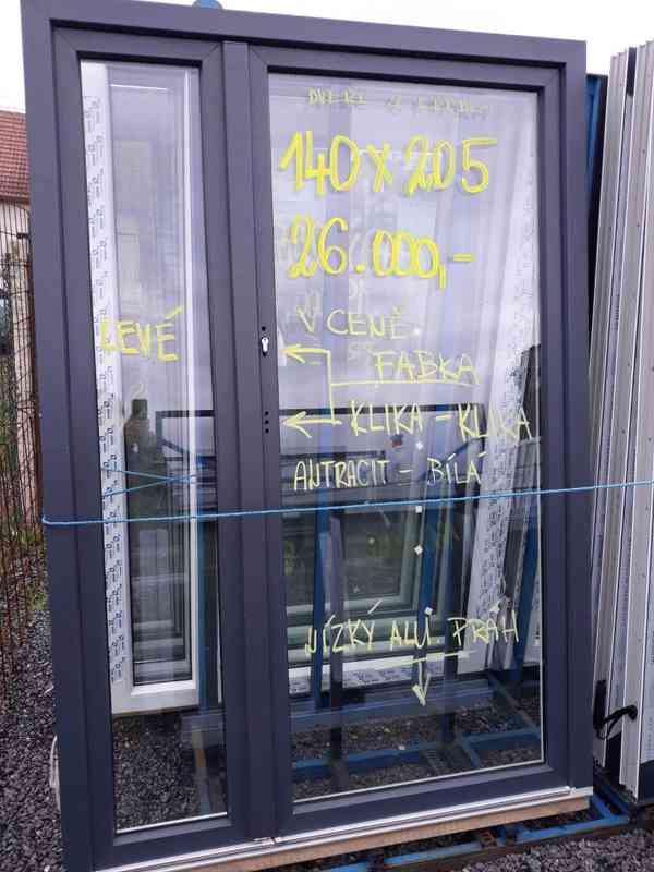 Dveře plastové antracitové - foto 15