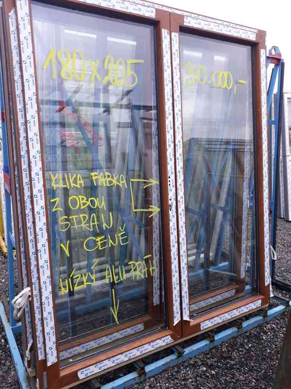 Dveře plastové antracitové - foto 33