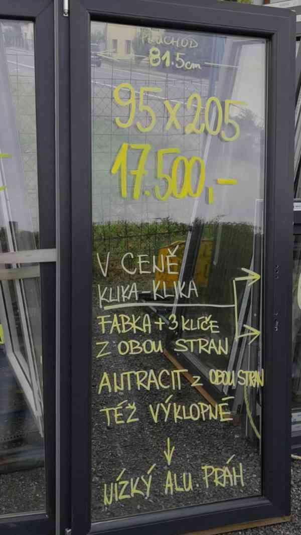 Dveře plastové antracitové - foto 25
