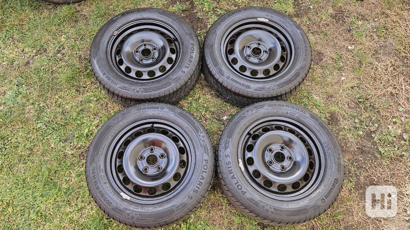 VW Touran zimní 16" pneumatiky 205/60 R16 disky 8mm vzorek - foto 1