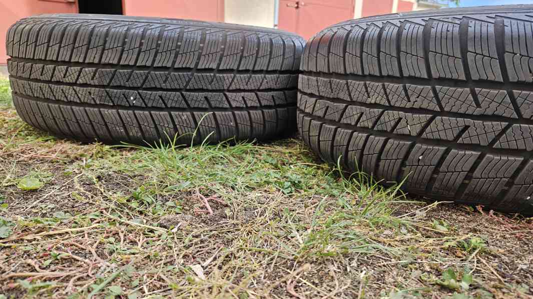 VW Touran zimní 16" pneumatiky 205/60 R16 disky 8mm vzorek - foto 2