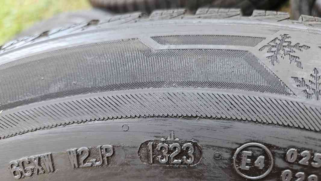 VW Touran zimní 16" pneumatiky 205/60 R16 disky 8mm vzorek - foto 5
