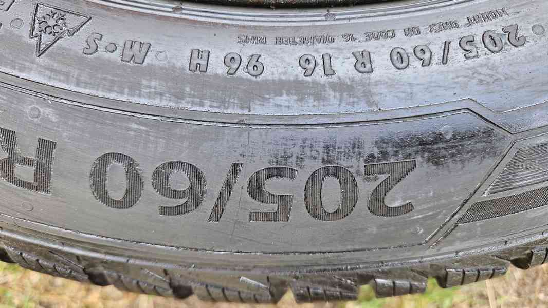 VW Touran zimní 16" pneumatiky 205/60 R16 disky 8mm vzorek - foto 4