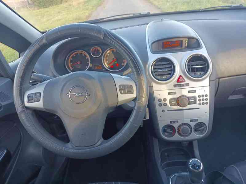 Opel Corsa D 1.2 59Kw RV. 2008 - NOVÁ STK  - foto 5