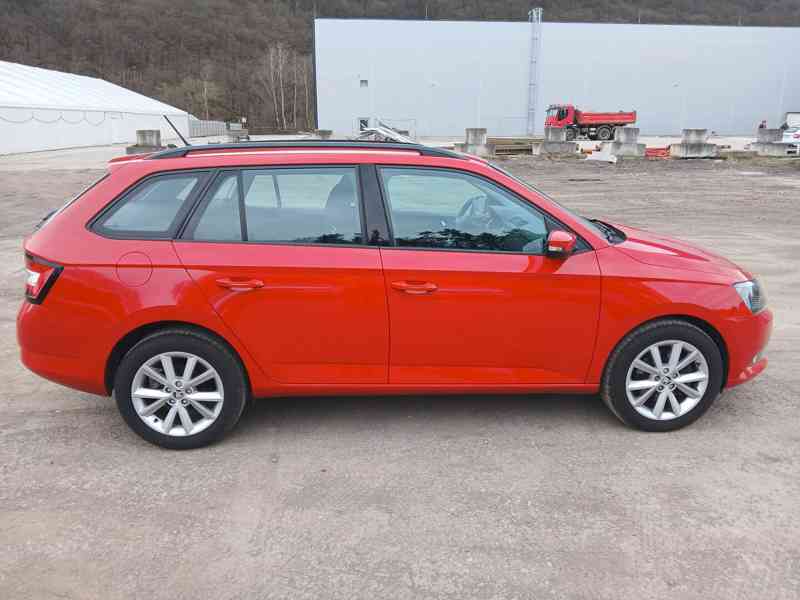 ŠKODA Fabia Combi Style 1,0 TSI 81 kW - foto 6
