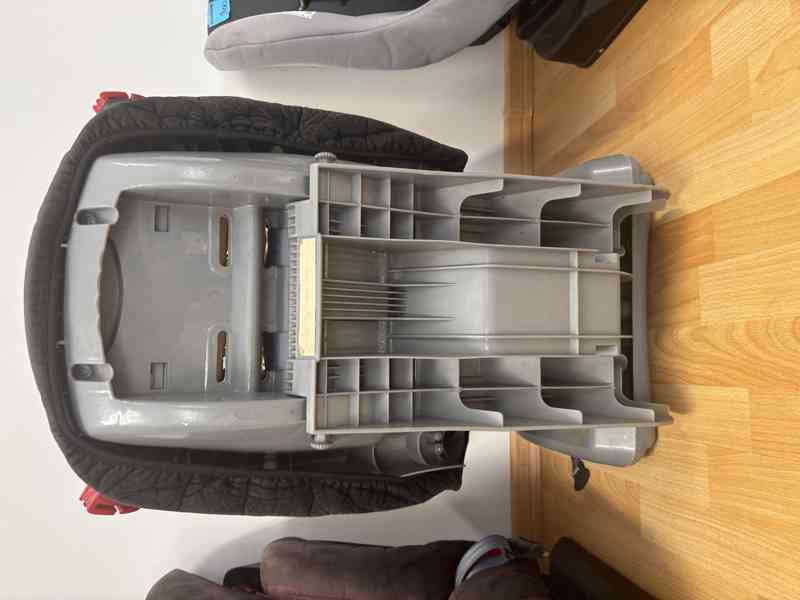 Autosedačka - foto 4