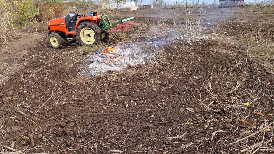 Prutové plecí brány Kubota Iseky malotraktor yanmar česnek  - foto 6