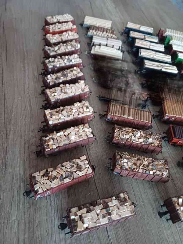 Vagony s nákladem dřeva.  TT - foto 6