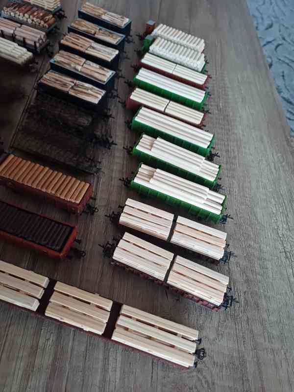 Vagony s nákladem dřeva.  TT - foto 8