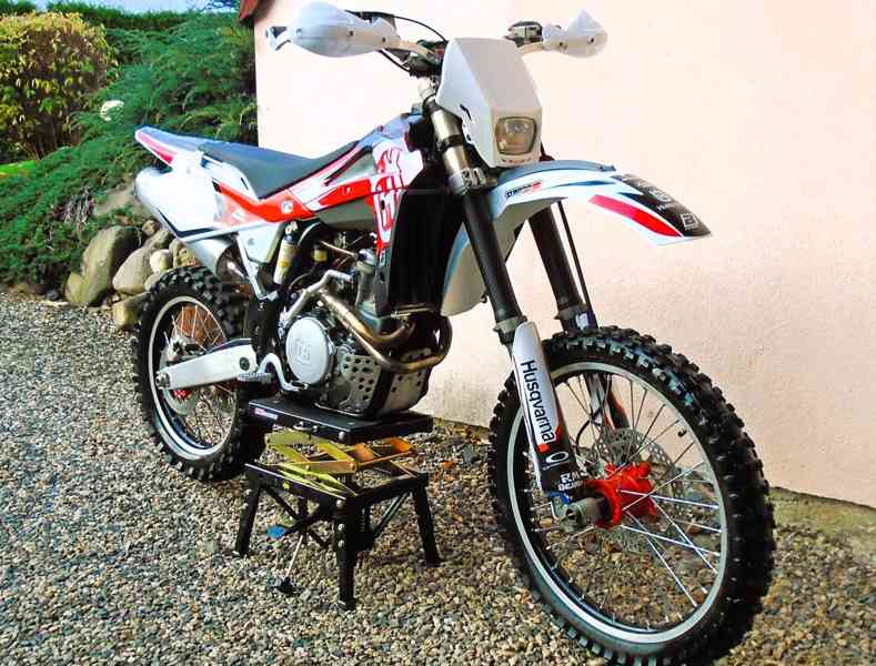 Husqvarna TE 250 - r. 2005 - foto 5