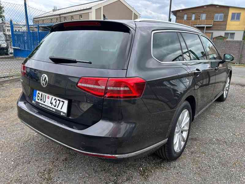 Volkswagen Passat 2,0   TDI 140KW DSG 92TKM HIGHLINE - foto 11