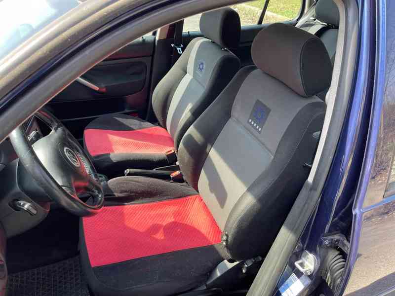 Volkswagen Golf 1. 9 TDI - foto 14