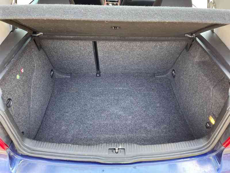 Volkswagen Golf 1. 9 TDI - foto 15