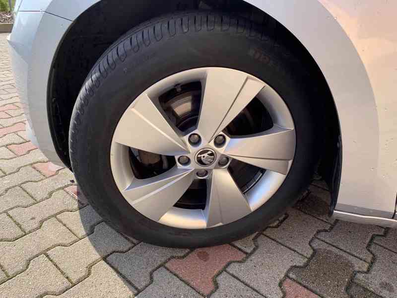 Originální disky Škoda Superb 3 Zeus s letními pneu Pirelli - foto 6