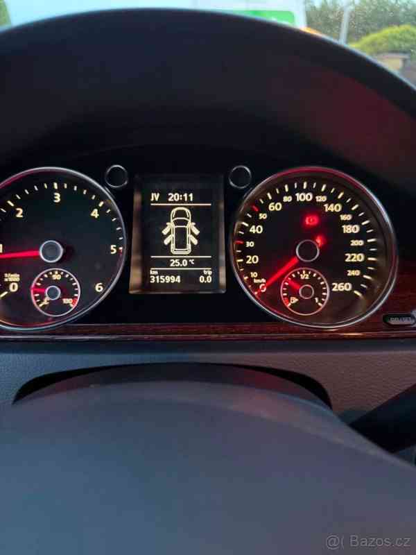 Volkswagen Passat 2,0   B7 - foto 13