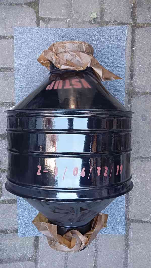 Historický vzduchový filtr z krytu civilní ochrany - foto 2