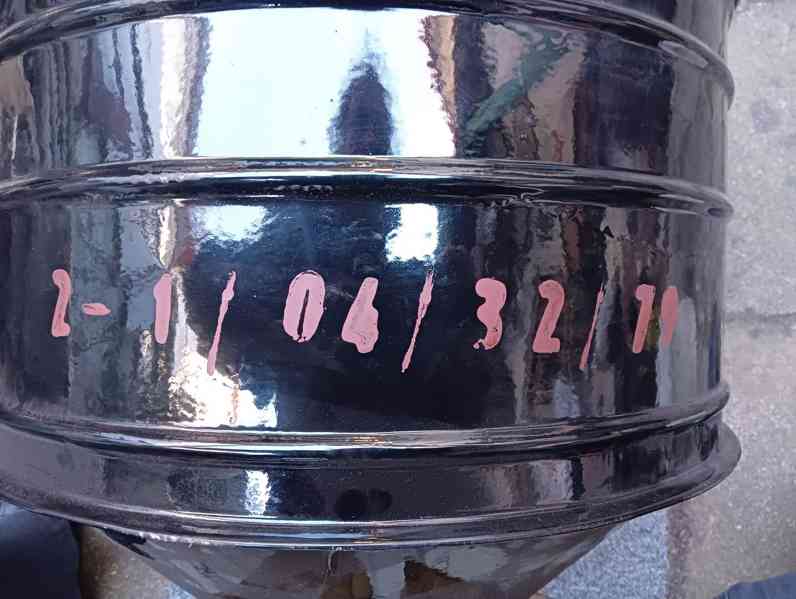 Historický vzduchový filtr z krytu civilní ochrany - foto 4