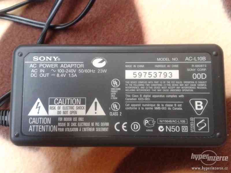 Síťový adaptér Sony AC-L10B - foto 2