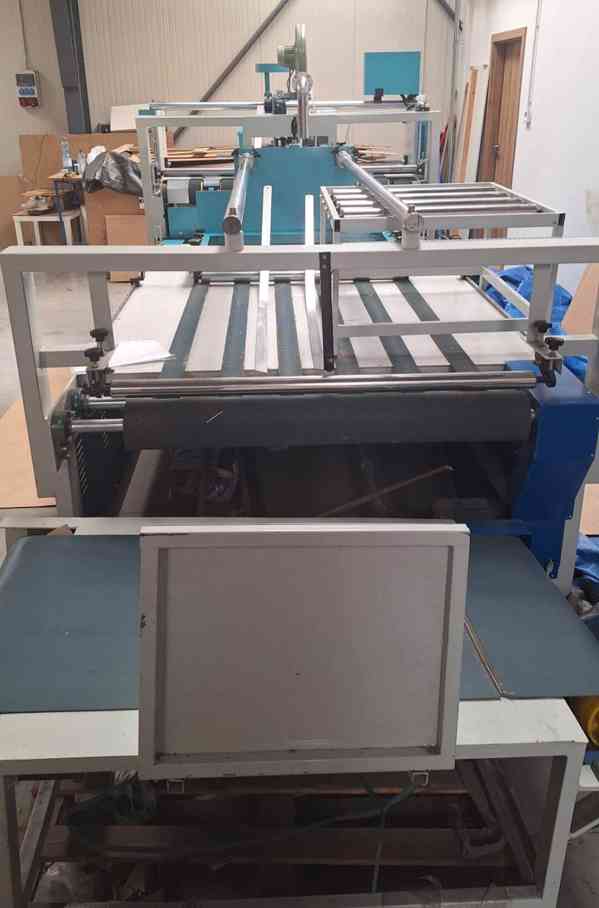 Poloautomatická lepička na klopové krabice BZX 2800 použitá - foto 2