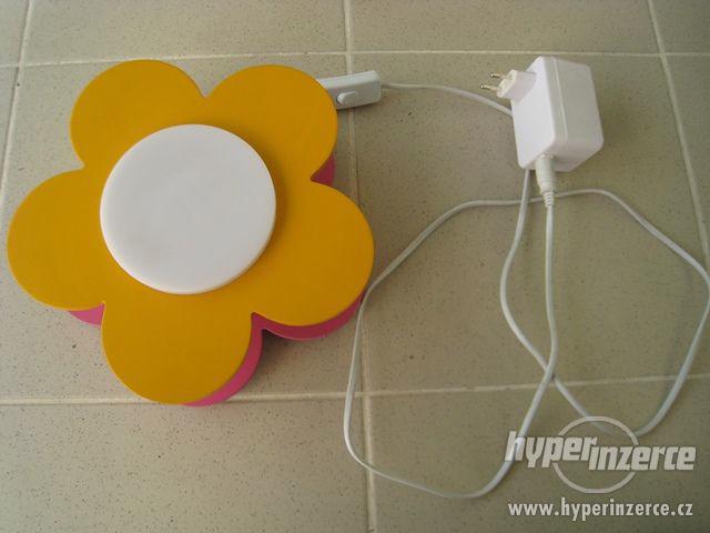 Dětská lampička na stěnu 2 v 1 (žlutý a růžový květ) - foto 3