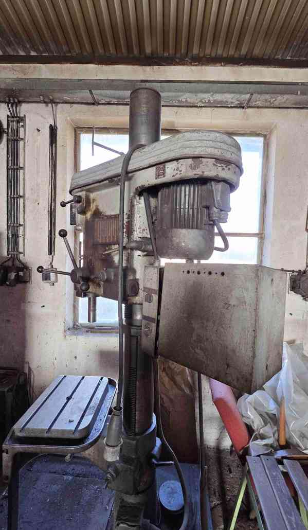 Použitá vrtačka VS 32 B, r. v. 1988