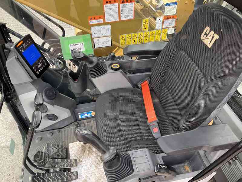 Pásový bagr Caterpillar 320, BAGR - foto 4
