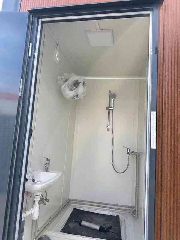 Sanitární kontejnerový pavilon s toaletou, čtyřlůžkový pokoj - foto 12