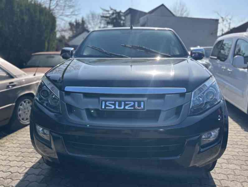 Isuzu D-Max 2,5d Double Cab 4x4 120kw - foto 3