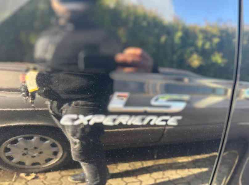 Isuzu D-Max 2,5d Double Cab 4x4 120kw - foto 13