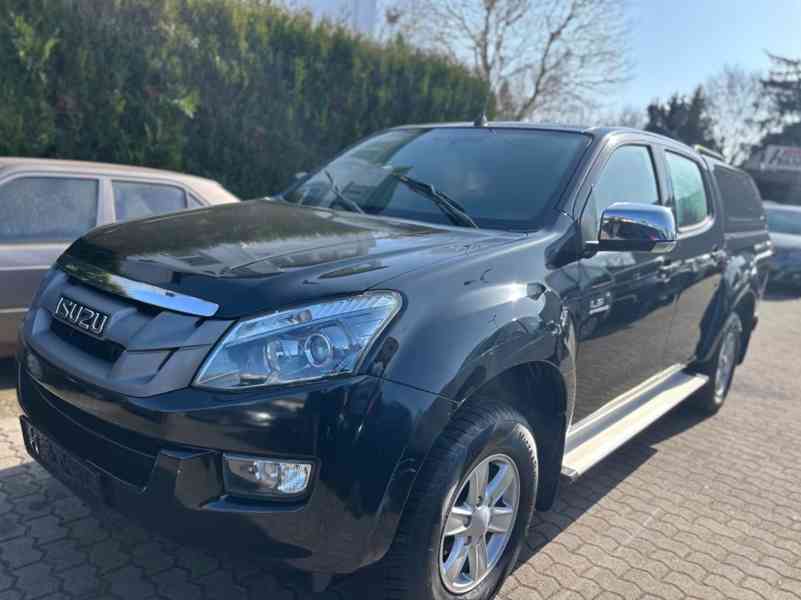 Isuzu D-Max 2,5d Double Cab 4x4 120kw - foto 20