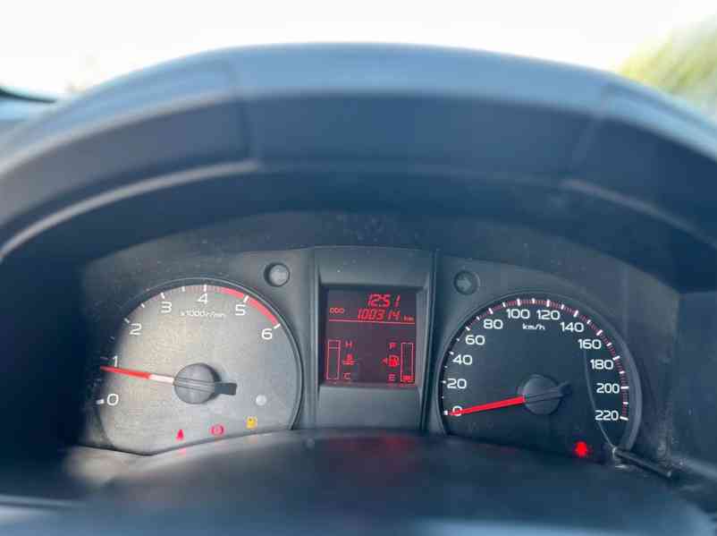 Isuzu D-Max 2,5d Double Cab 4x4 120kw - foto 10