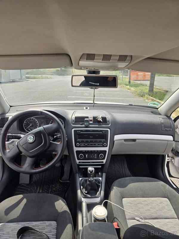 Škoda Octavia 1,6   ll - foto 7