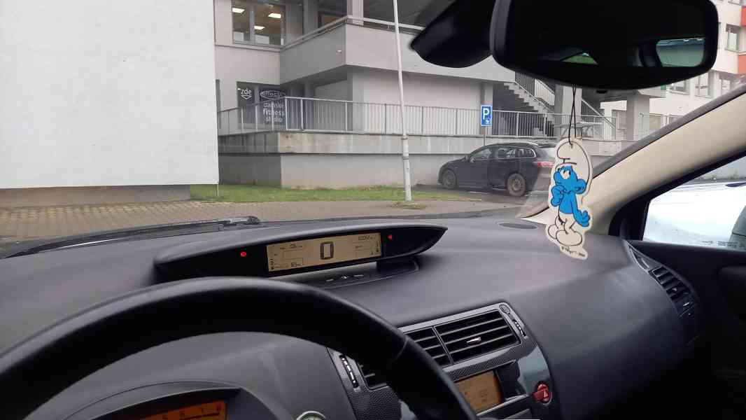 Citroen C4 1 6i - foto 7