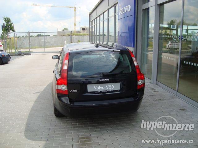 Prodám Volvo V50 2.0D 100KW MOMENTUM - foto 3